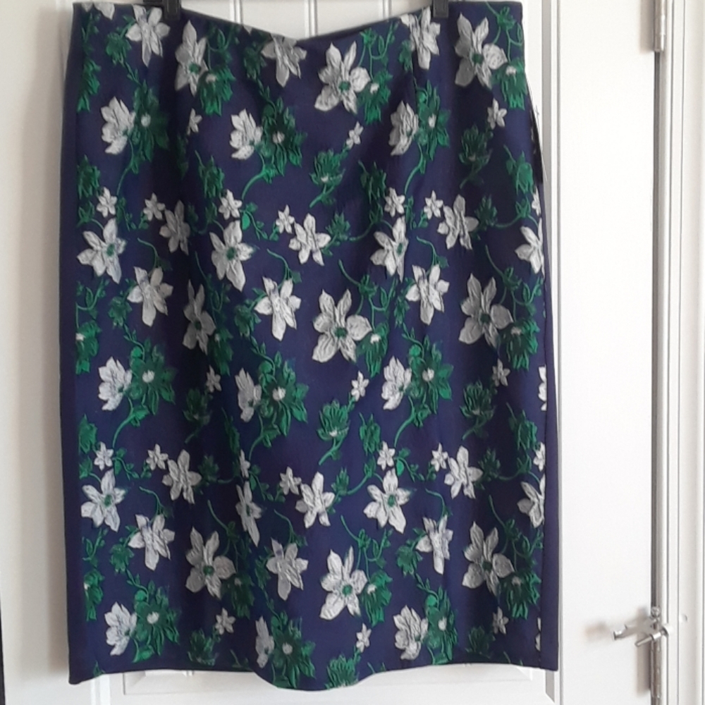NWT Eloquii Navy Floral Skirt